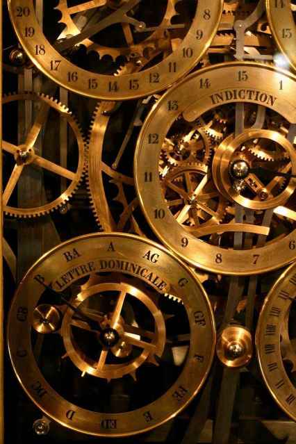 Detalhe das engrenagens do relógio astronômico da catedral de Estrasburgo.